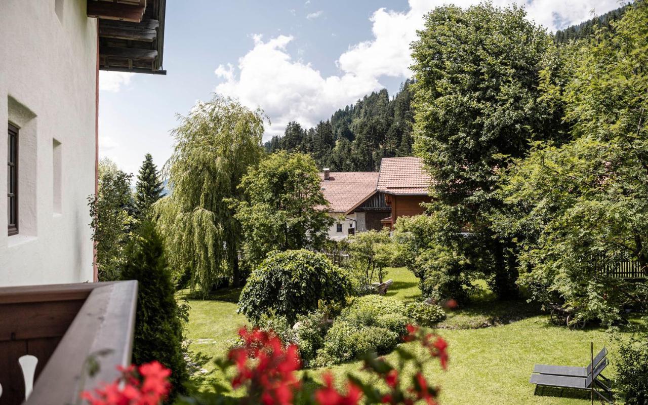 Strasserwirt - Ansitz Zu Tirol Strassen Exterior photo