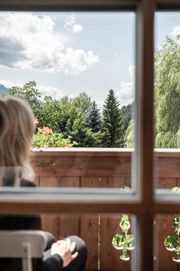 Strasserwirt - Ansitz Zu Tirol Strassen Exterior photo